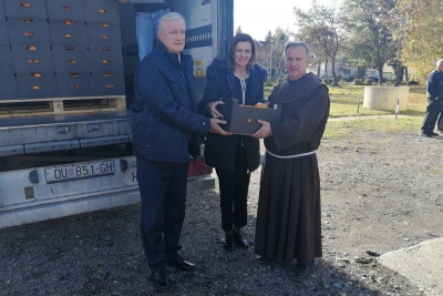 DESET GODINA ZAREDOM Donacija deset tona mandarina stigla u Vukovarsko-srijemsku županiju