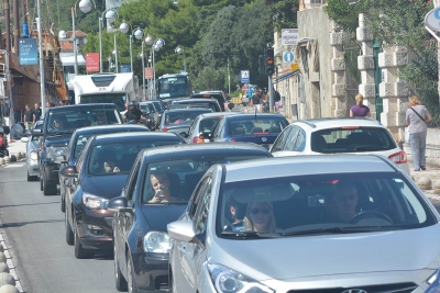 Prometne gužve u prometu podižu nervozu vozača: 45-godišnjak u Dubrovniku verbalno i fizički napao 29-godišnjaka