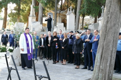 DAN NEOVISNOSTI RH Na Boninovu odana počast poginulima u Domovinskom ratu