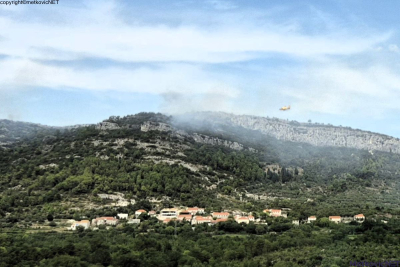 Veliki požar na Pelješcu! Brojni vatrogasci na terenu, gase tri kanadera: &#039;Vjetar nam otežava&#039;