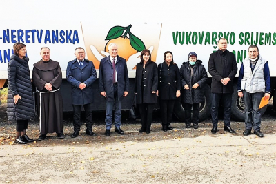 DVANAESTU GODINU Dubrovačko-neretvanska županija poklanja mandarine Vukovarsko-srijemskoj županiji