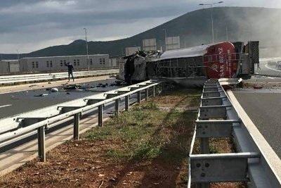 TRAGEDIJA NA BIJAČI: Poginuo vozač cisterne, isteklo nekoliko stotina litara nafte/VIDEO