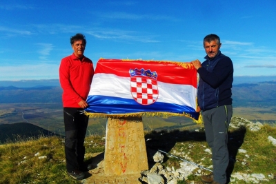 Planinari Mario Ivanković, Toni Rastočić i Ante Radmilo popeli se na Troglav, najviši vrh Dinare / FOTO