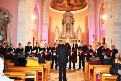 U crkvi sv. Ilije u Metkoviću Muški zbor Brodosplit izveo je &#039;Božićni koncert&#039;