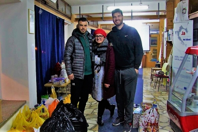 U organizaciji udruge DOBRA i Crvenog križa Metković u Metkoviću je održana tradicionalna akcija &#039;Uljepšaj baki Božić&#039;