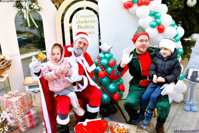 Na Trgu kralja Tomislava održan tradicionalni sajam ‘Ususret slatkom Božiću’