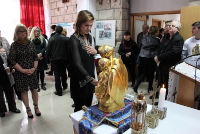 Zamjenica Marević sa štićenicima Doma za starije Dubrovnik na čašćenju moći sv. Antuna iz Padove