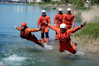 Vatrogasci iz Metkovića i Kule Norinske obučeni za spašavanje na vodi