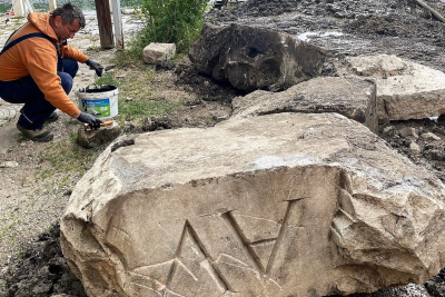 Kopanjem vodovoda slučajno pronađen najveći rimski natpis u Naroni