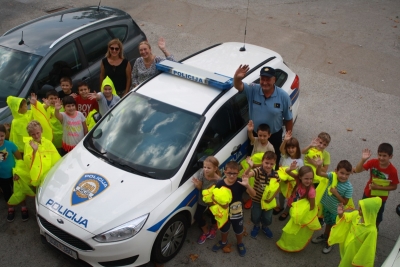 Policijski službenici PU dubrovačko-neretvanske ugostili djecu iz dječjih vrtića i nižih razreda osnovnih škola s područja Županije