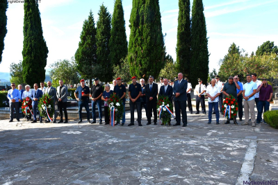 Povodom Dana pobjede i domovinske zahvalnosti te Dana hrvatskih branitelja položeni vijenci i zapaljene svijeće