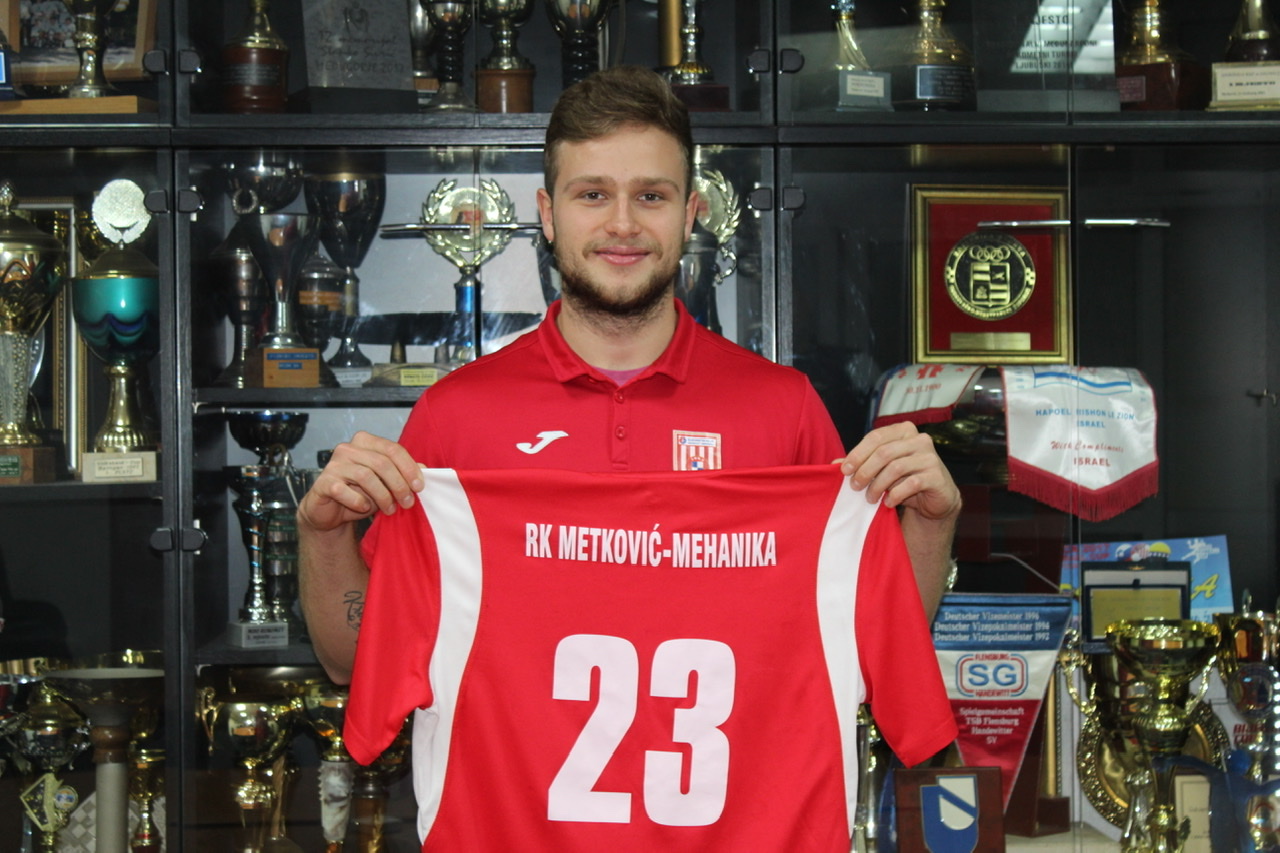 C6B64776 2BE5 4718 8995 7E6996DA822F