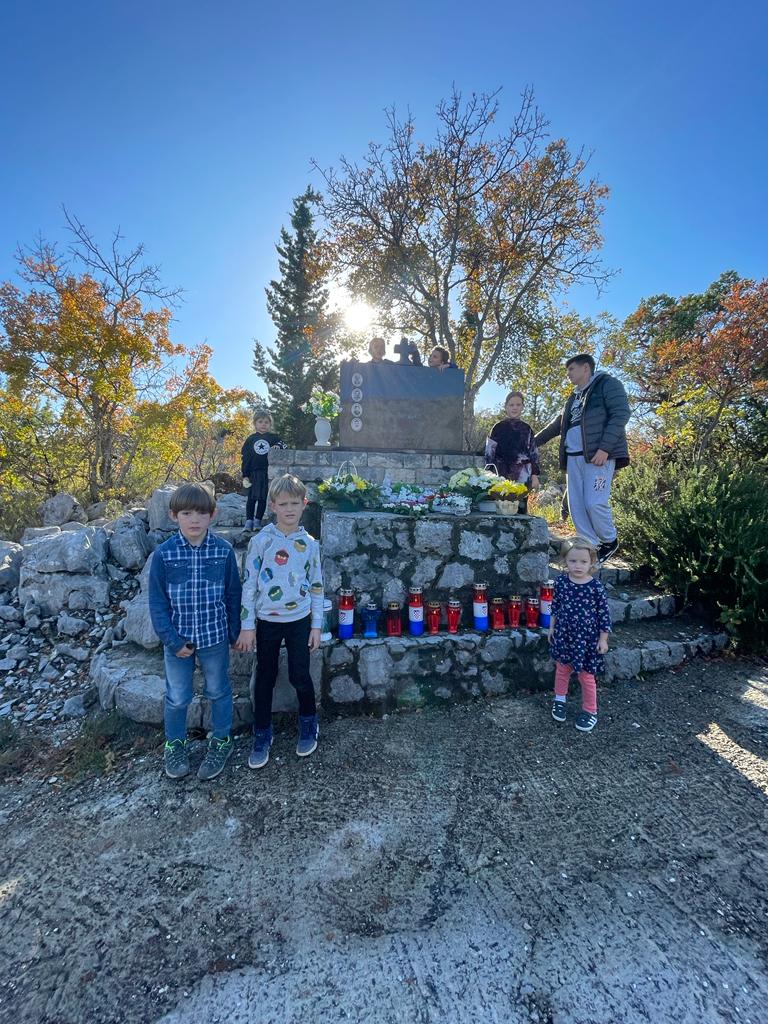 f214935e 3323 4014 a154 cf2186e82ae0